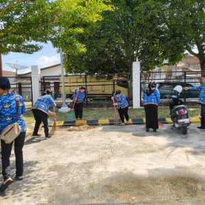 Perkuat Nilai Spiritual dan Kepedulian Lingkungan, BPBD Toba Lakukan Ibadah Bersama dan Aksi Gotong Royong di Venue Balige Perkuat Nilai Spiritual dan Kepedulian Lingkungan, BPBD Toba Lakukan Ibadah Bersama dan Aksi Gotong Royong di Venue Balige